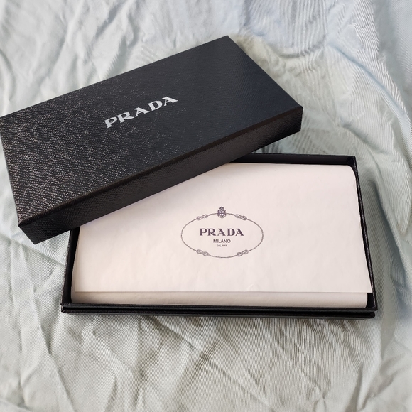 [Brand New] Authentic Prada Saffiano Leather Long Envelope Wallet - Picture 2 of 10